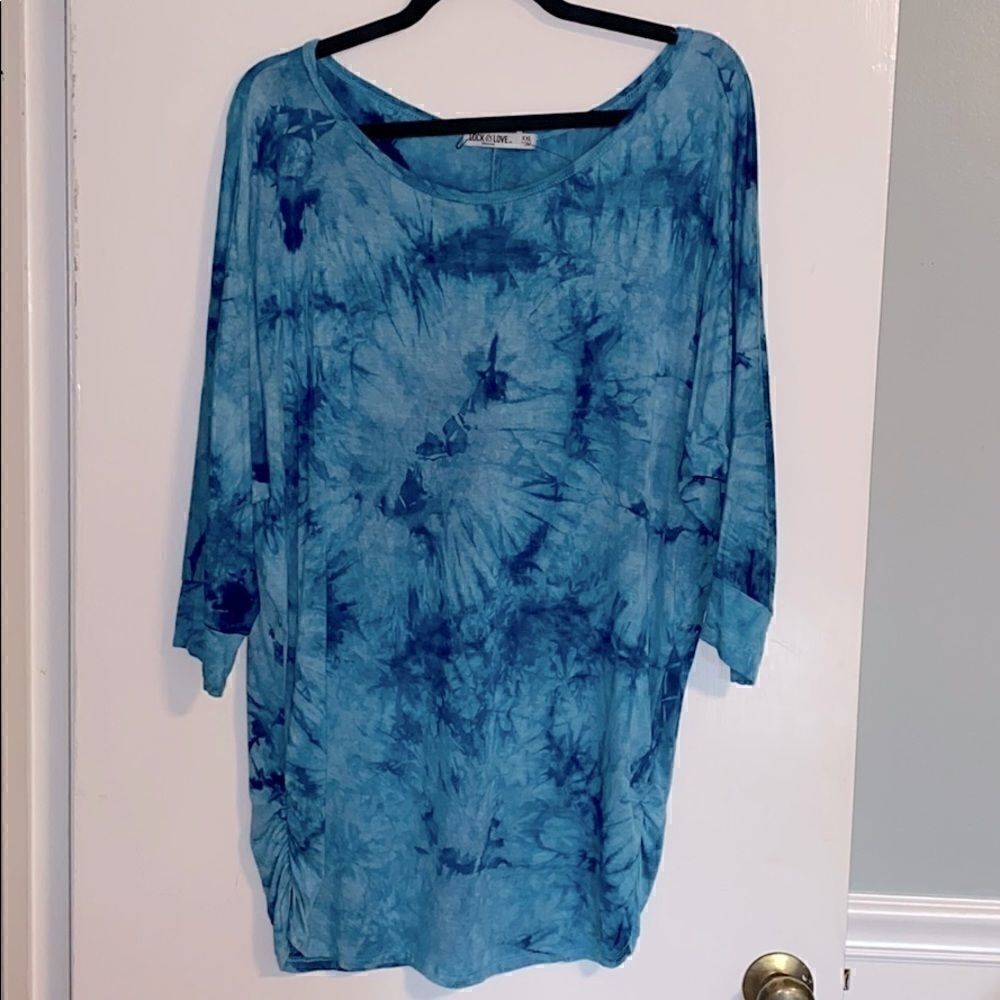 Lock & Love all over tie dye 3/4 sleeve top